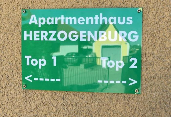 Haus Herzogenburg - Ferienwohnungen Exterior foto
